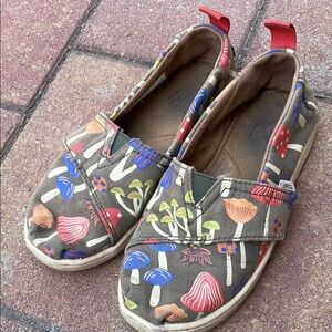 Toms kids glow-in-the-dark mushroom shoes